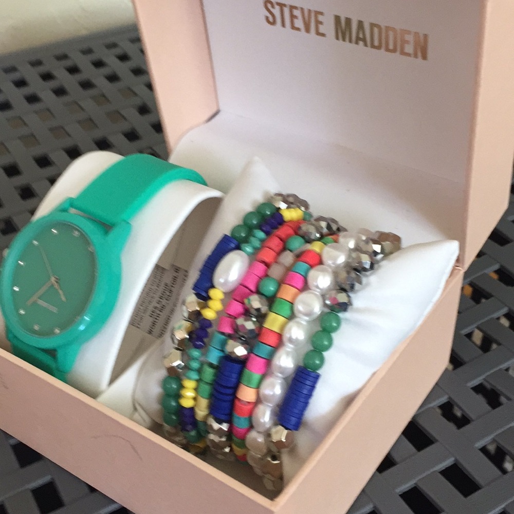 Steve Madden Boho style Watch (7)bracelets - Picture 2 of 5